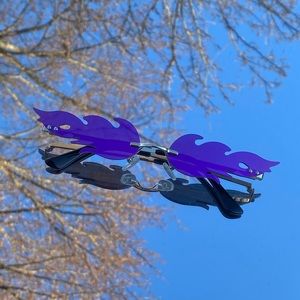 NEW❗️Iridescent Fire Shaped Glasses